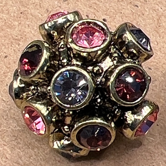 Vintage beautiful rhinestone clip on earrings - Picture 5 of 5